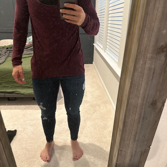 Lululemom long sleeve size 8 - Picture 3 of 4